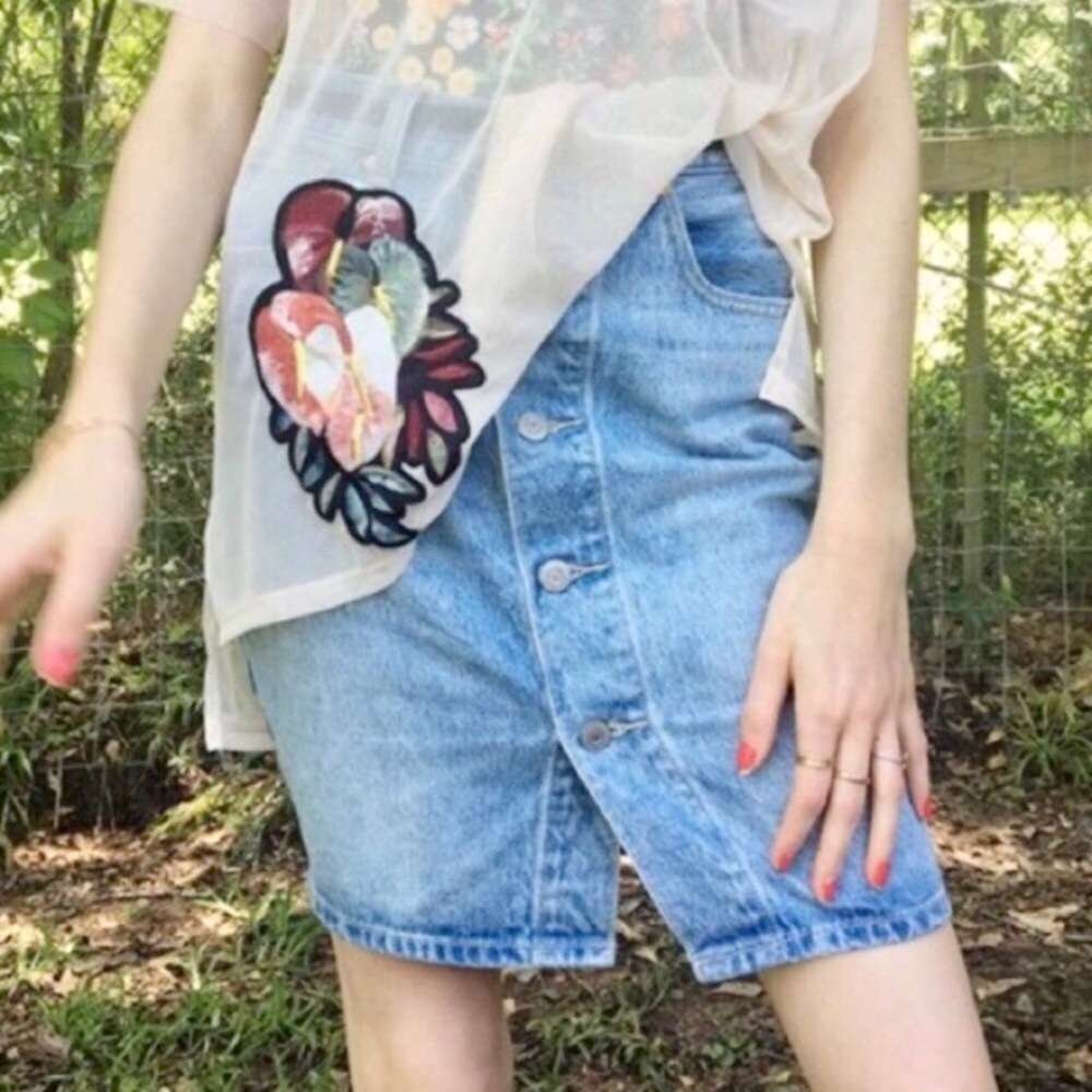 Levi’s mom skirt size 32 NWT